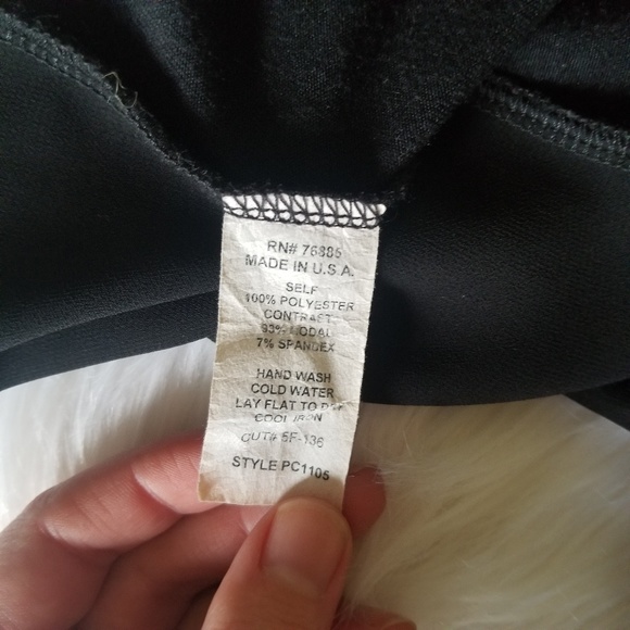 🛍RED HAUTE of Anthropologie Black curved tank top - Picture 8 of 8